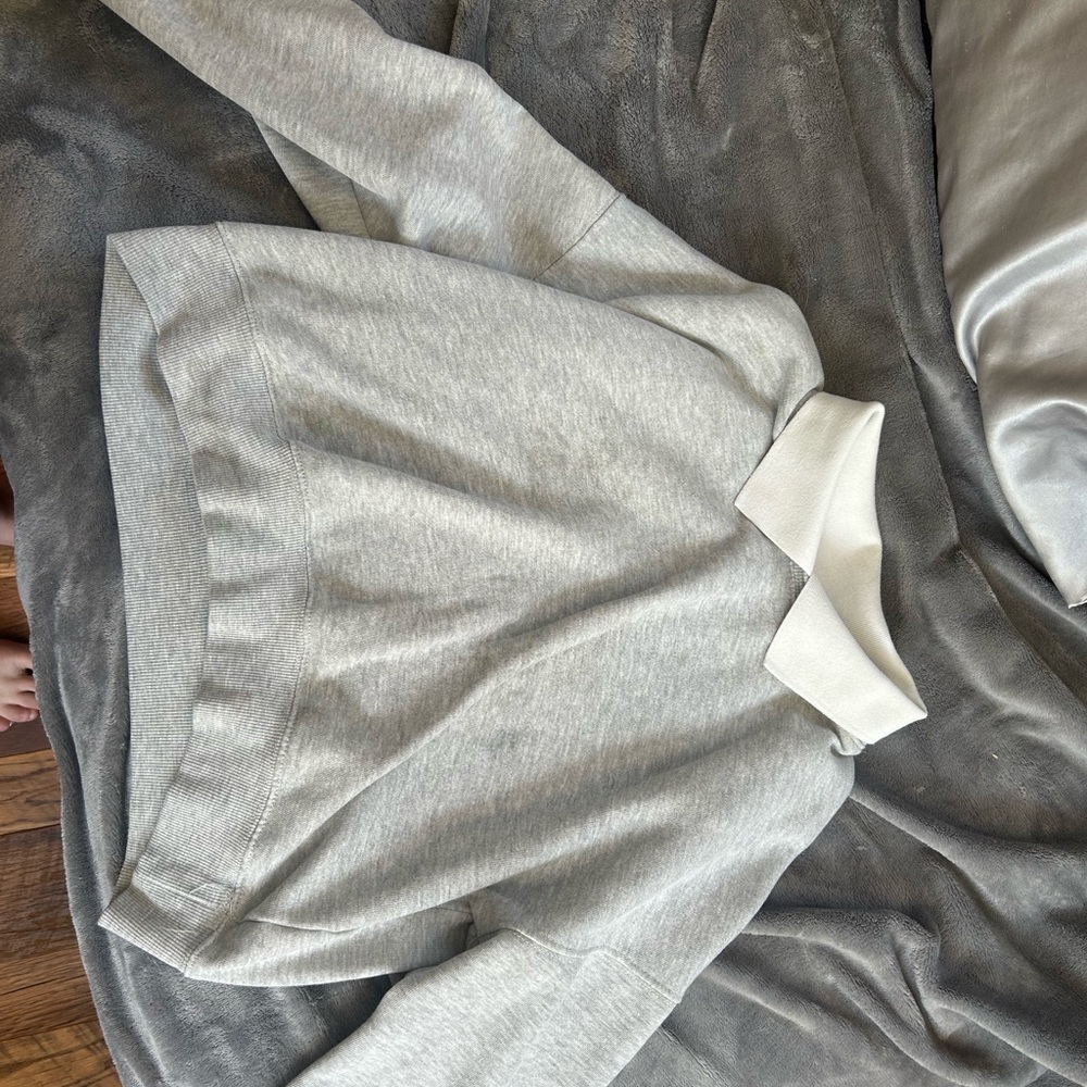 Gray Collared Sweatshirt/Sweater